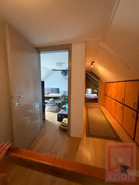 Ruime gelijkvloerse woning met 3 slaapkamers, zolderverdieping en garage op 1.340 m² foto 17
