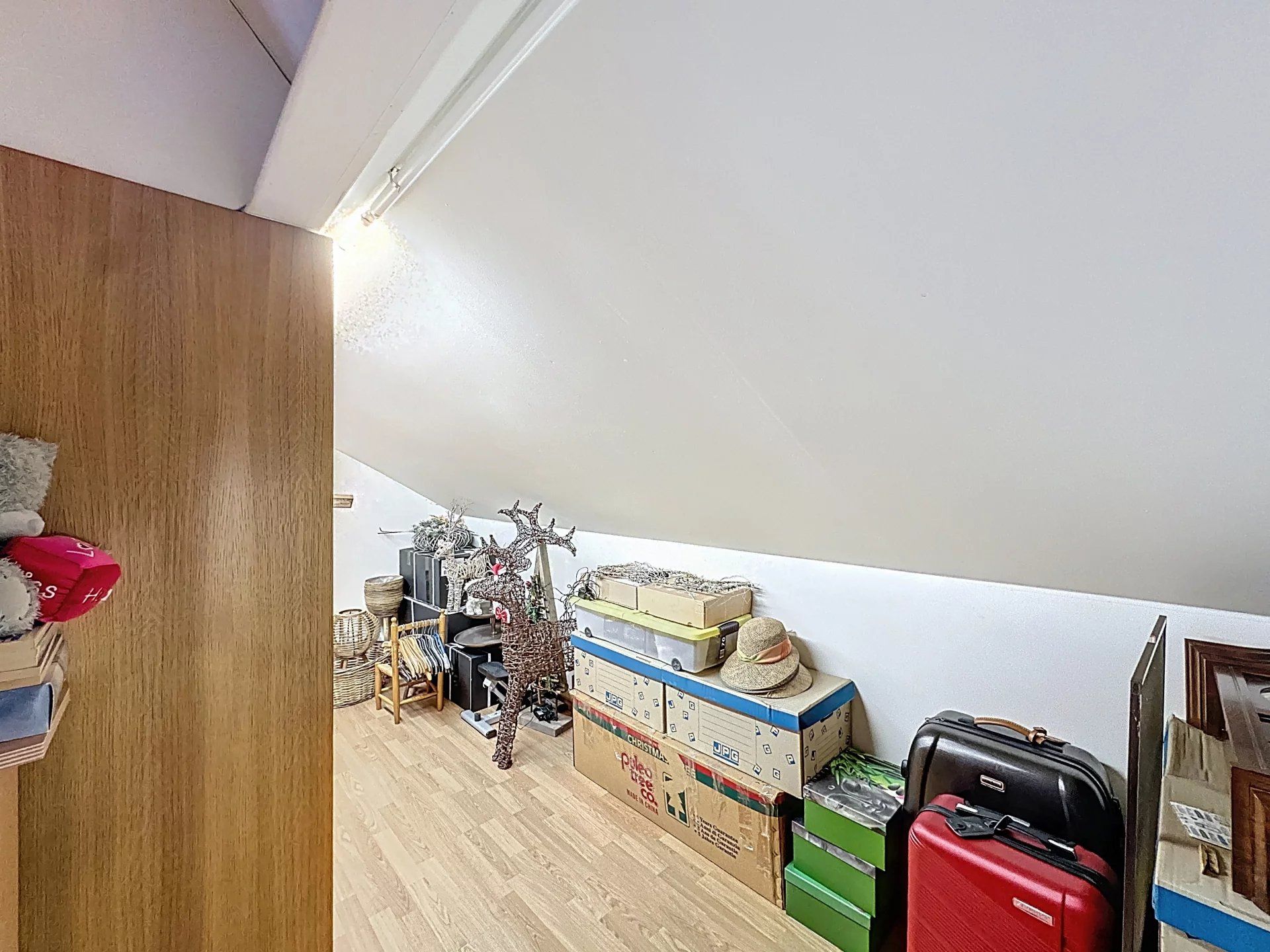 Zeer verzorgde landelijke woning op prachtig perceel met 3 slaapkamers en 2 badkamers. foto 22