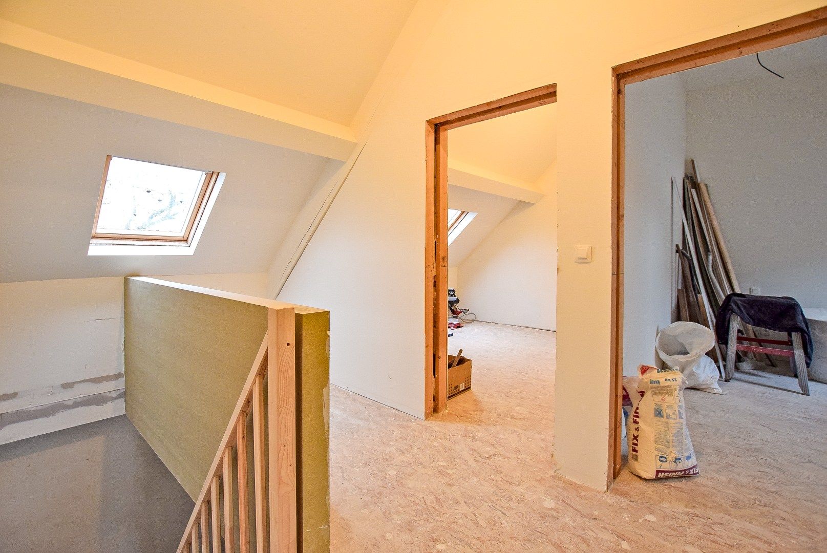 Unieke kans, afgewerkte woning met 4 slaapkamers en ruime tuin. foto 19