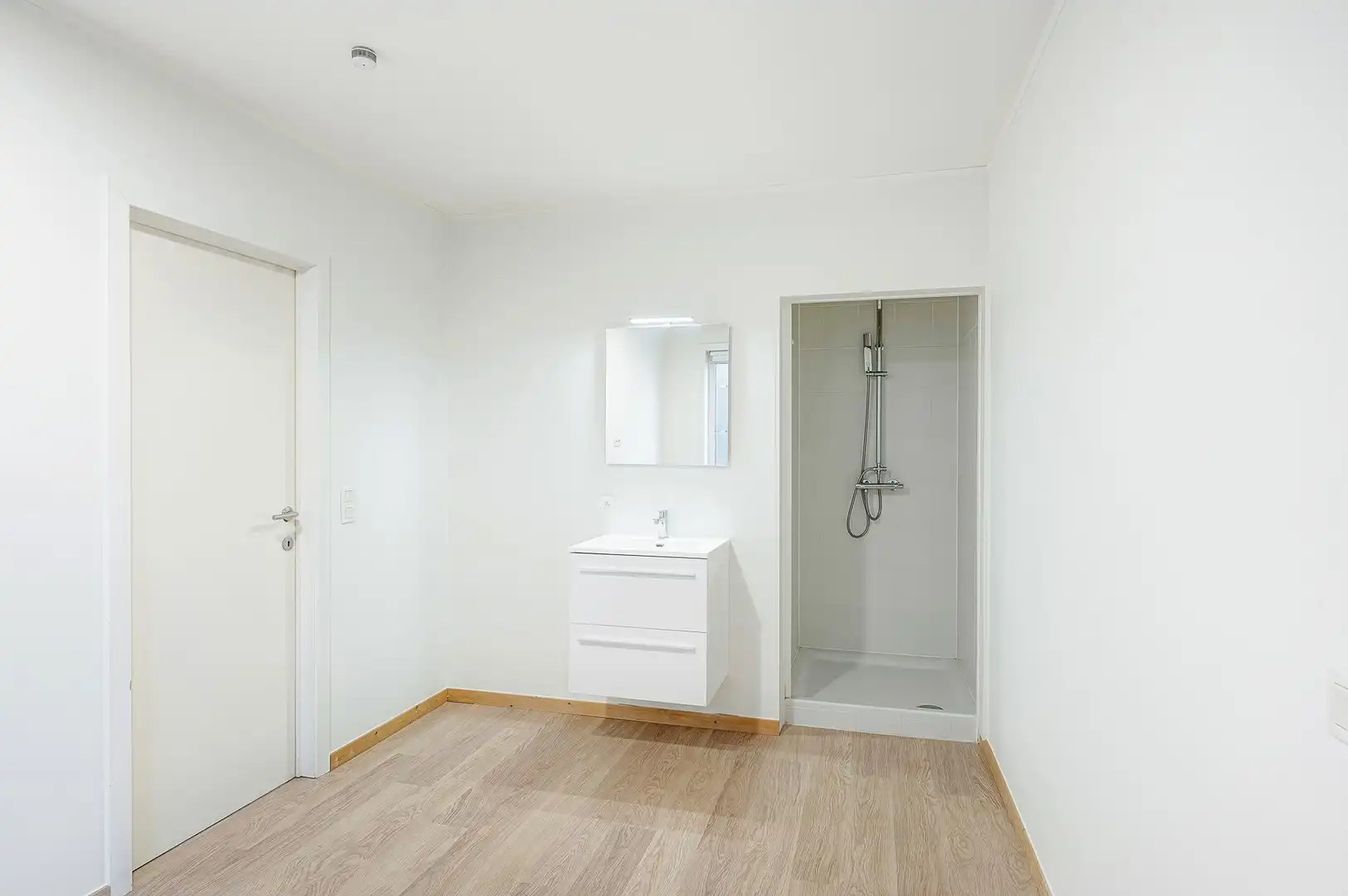 Hedendaags en lichtrijk appartement, centraal gelegen in Knokke. foto 21