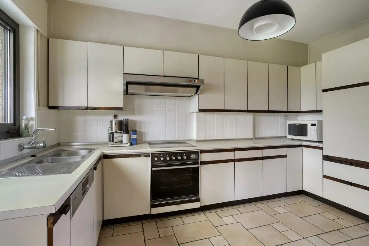 Ruime woning met boomgaard nabij centrum Lennik foto 5