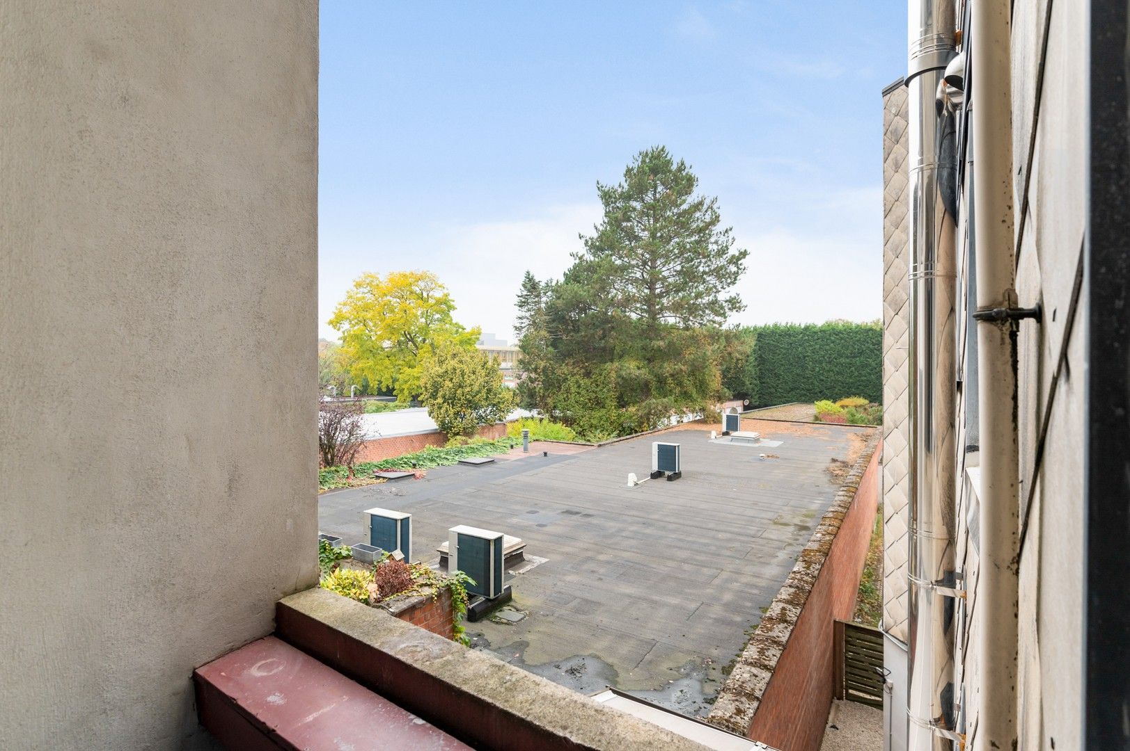 Recent instapklaar 2-slpk appartement in centrum Brasschaat foto 9