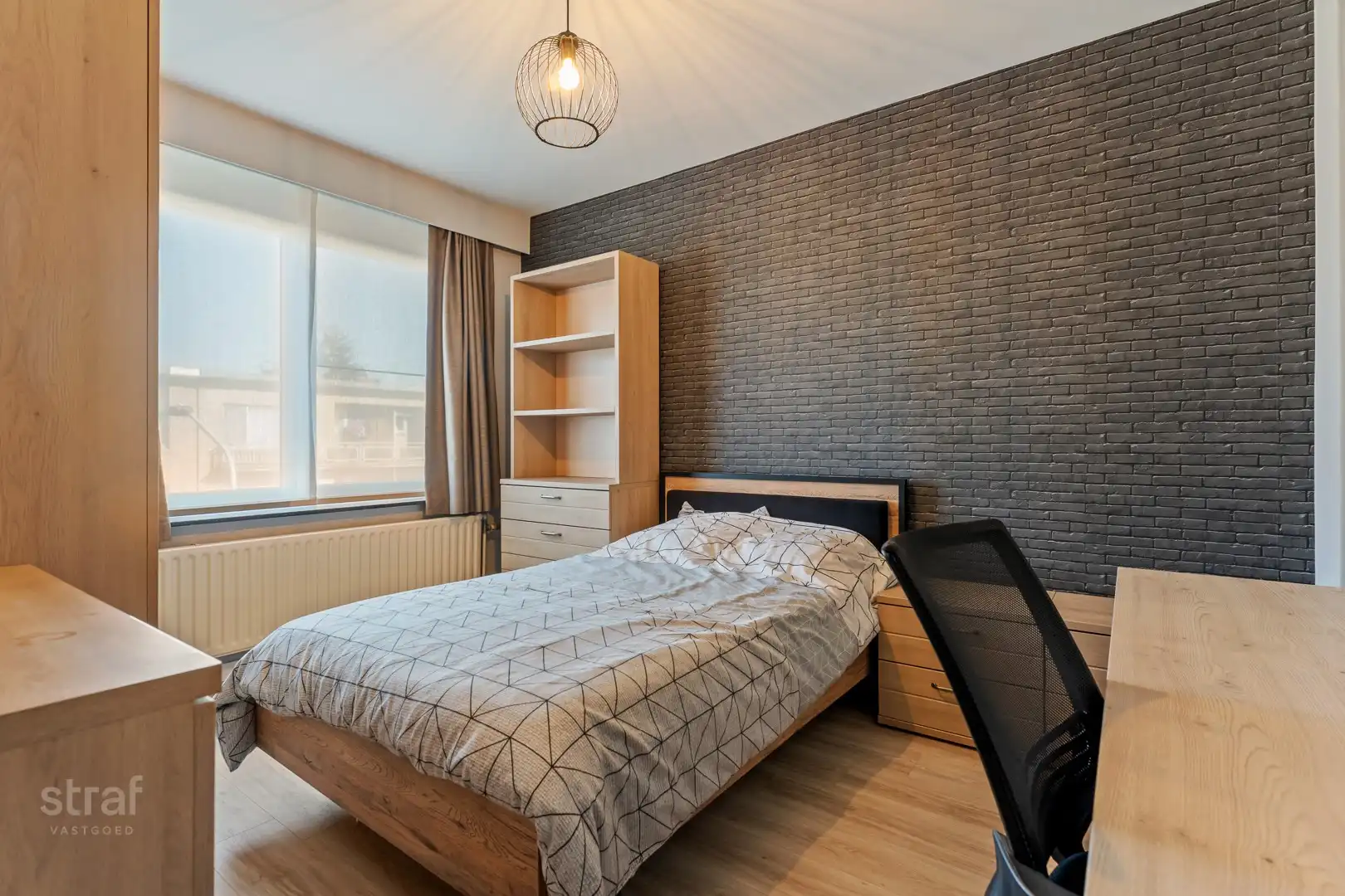 Ruime gezinswoning met 4 slaapkamers, 2 badkamers en tuin foto 11