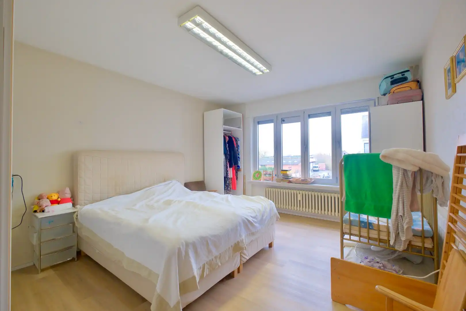 LICHTERVELDE - ZEER RUIM APPARTEMENT MET 3 SLPKS + garagebox foto 12