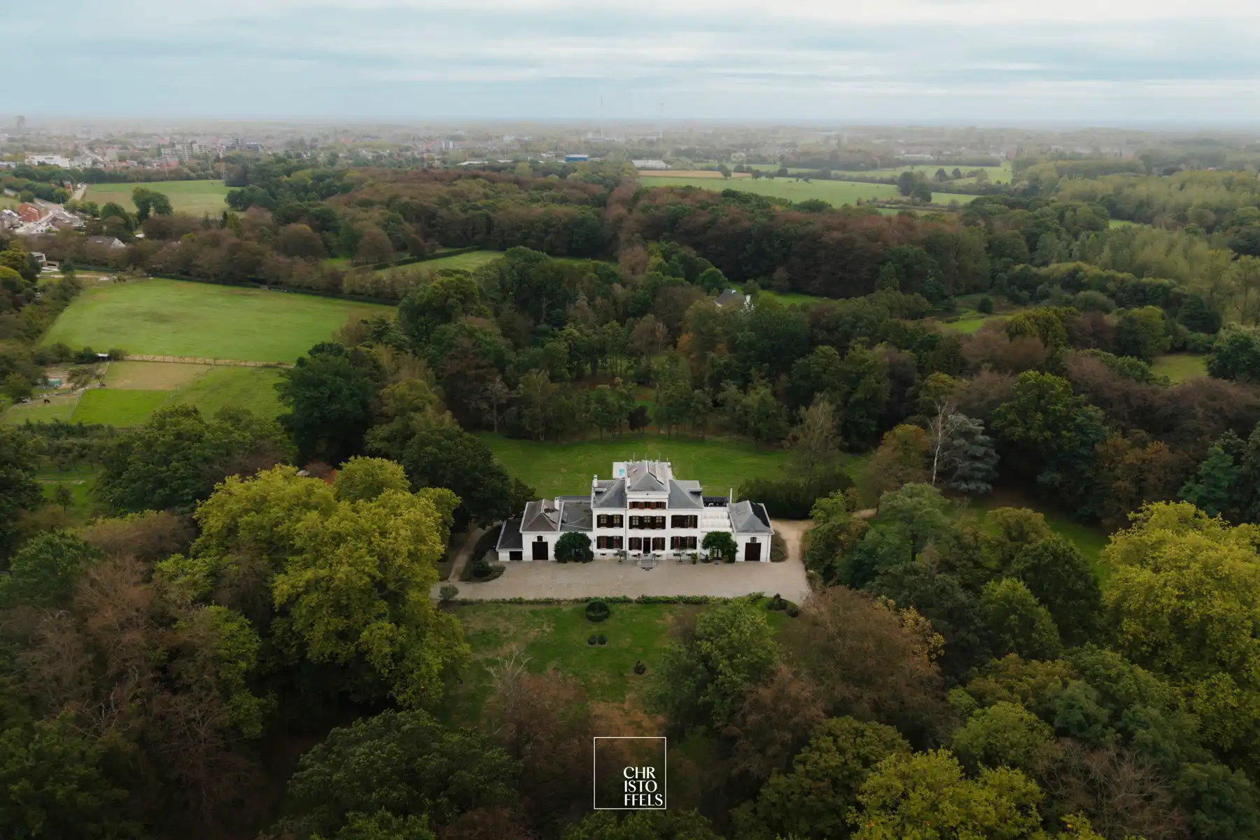 Exceptioneel kasteeldomein op circa 7 hectare  foto 2