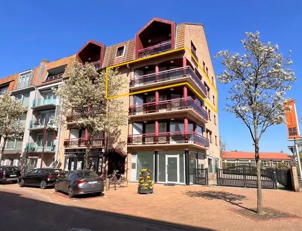 Ruim woonappartement met 3 slaapkamers en carport foto 26