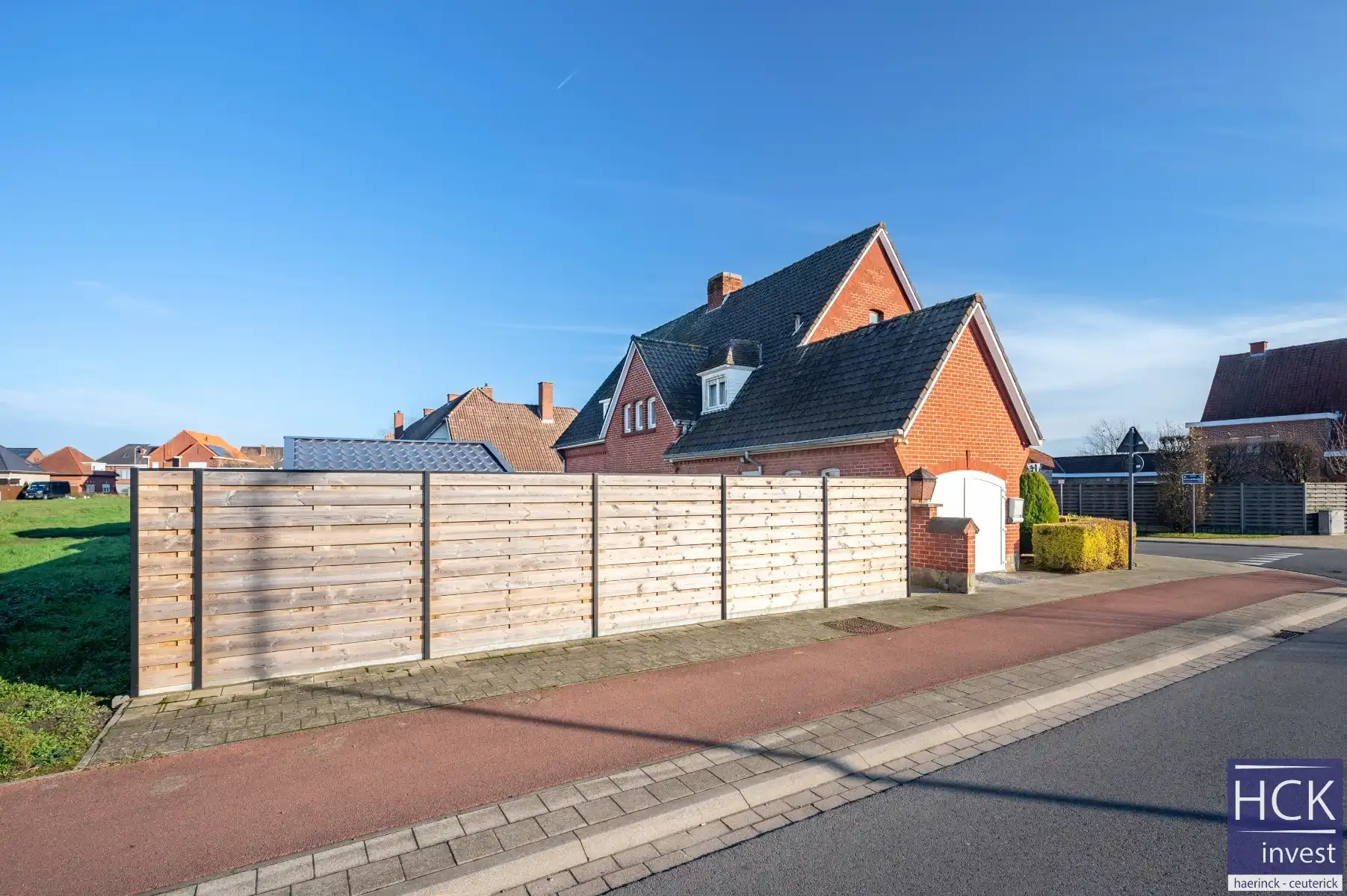 WAREGEM - Knappe hoekwoning in mooie bouwstijl op gunstige ligging! foto 3