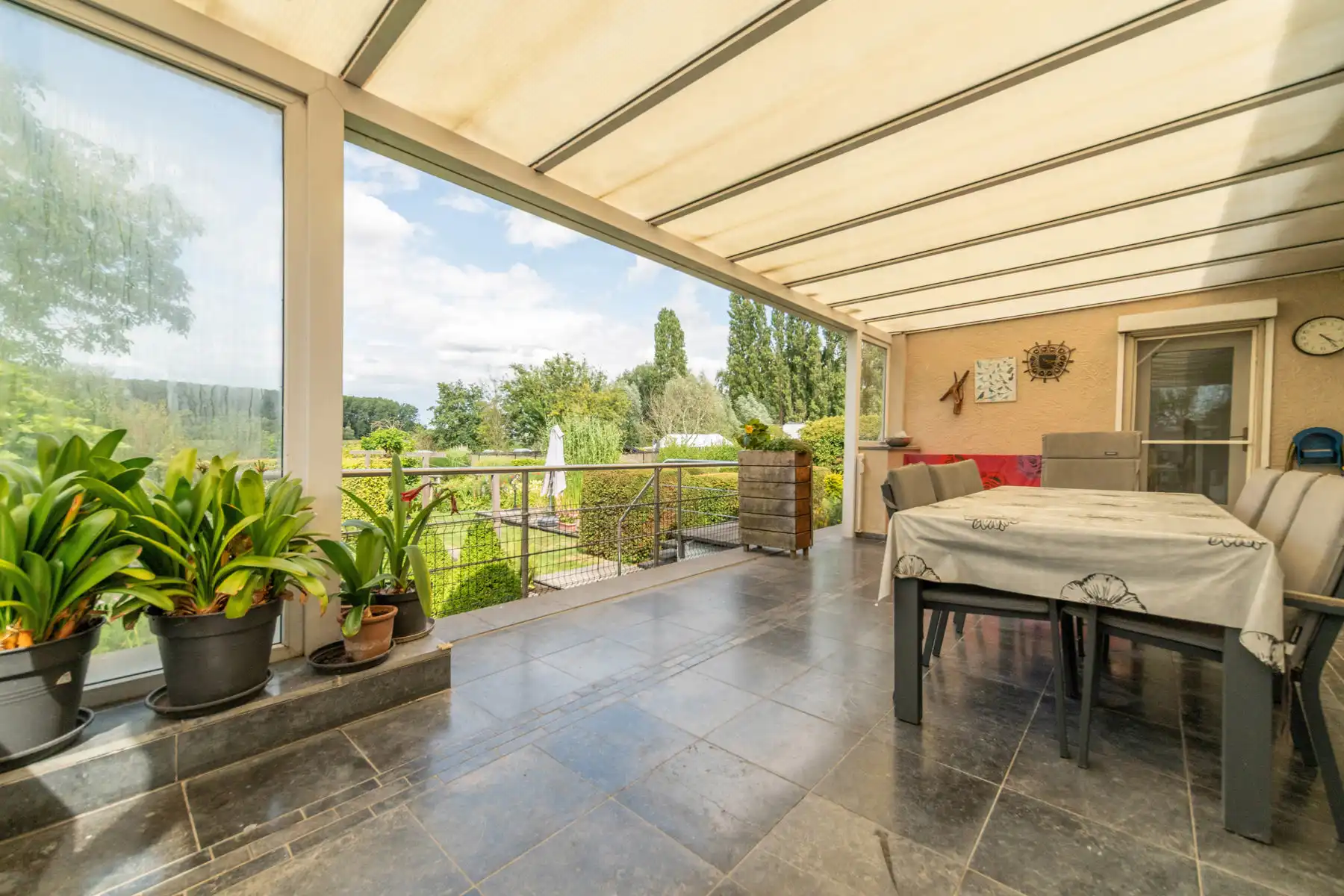 Charmante woning met prachtig groen uitzicht op 1.535 m² foto 10