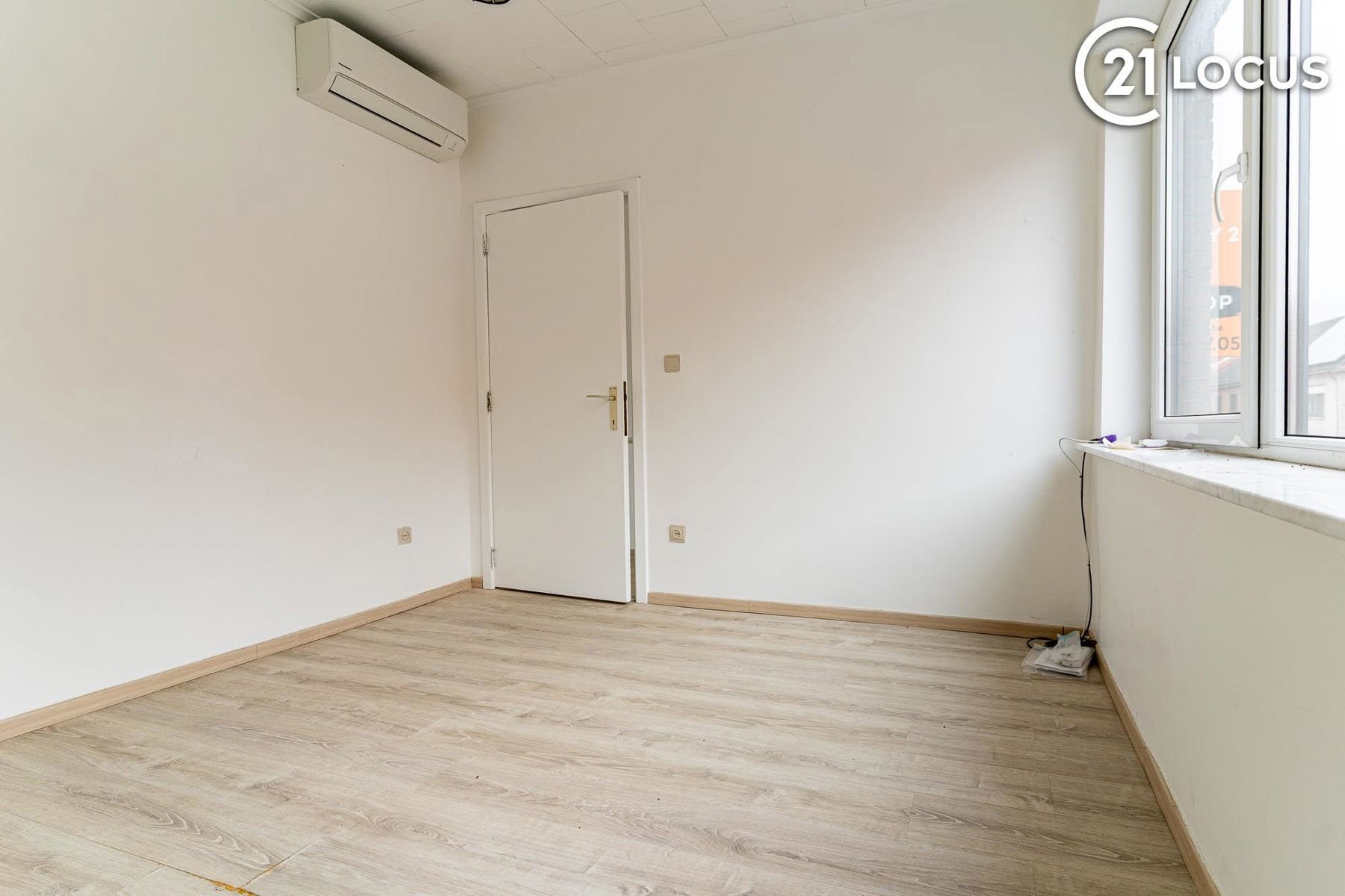Betaalbare, instapklare woning. Op te frissen naar smaak foto 11