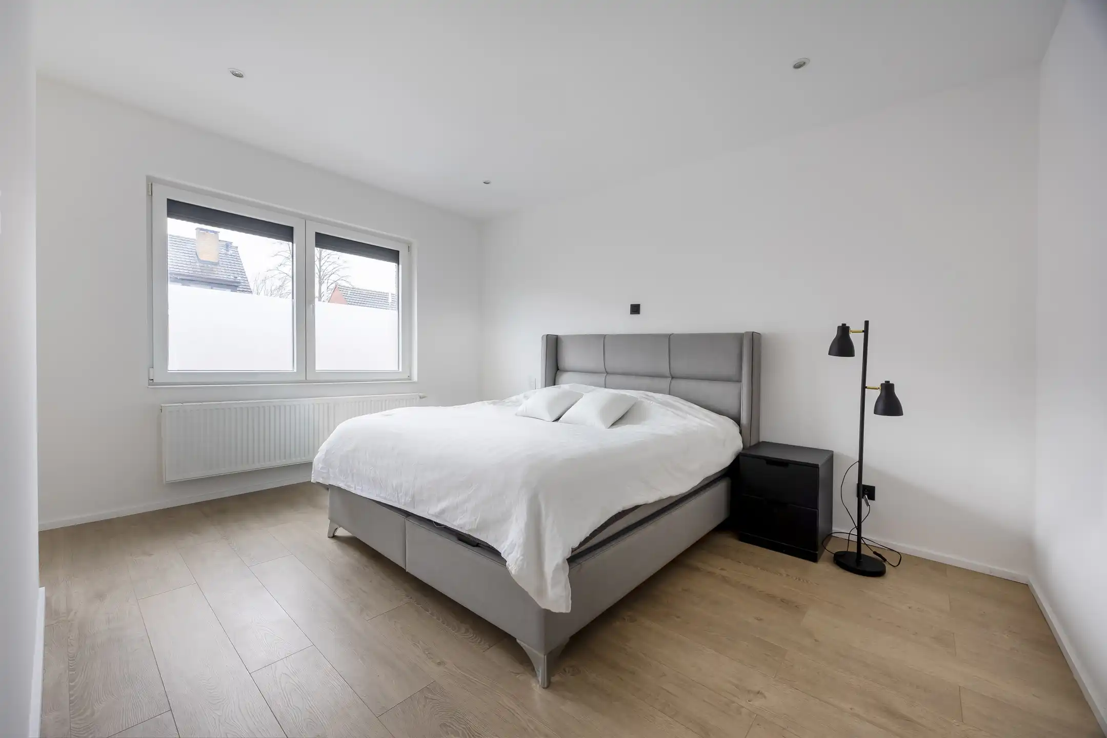 Volledig gerenoveerde woning in het hart van Wijnegem foto 23