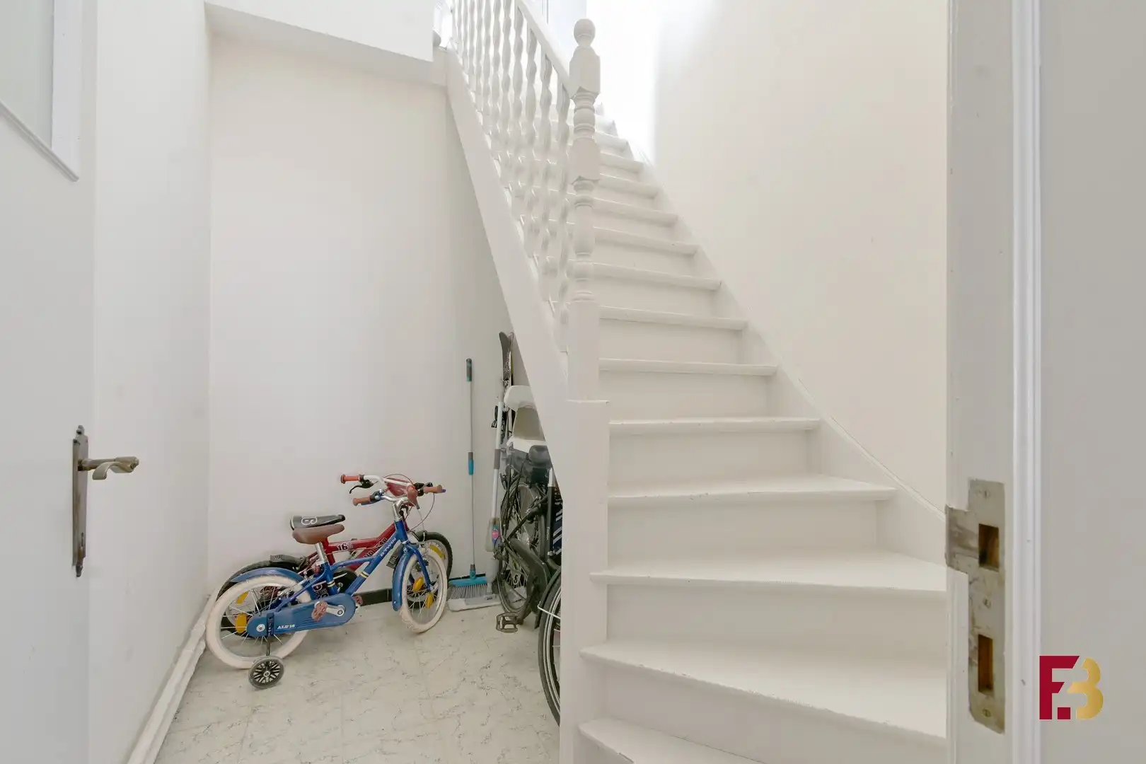 Lichtrijk 2-slaapkamerappartement in een kleinschalige residentie te Bavegem foto 2