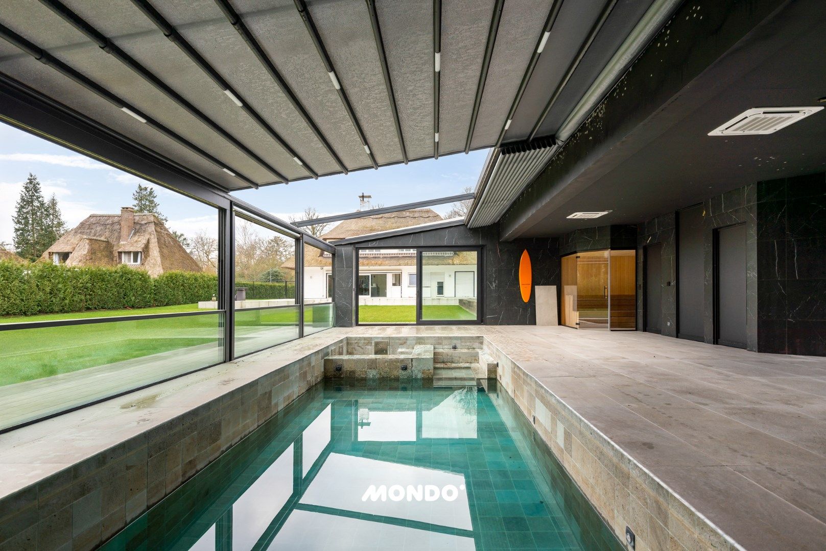 Karaktervolle villa met luxueus poolhouse, sauna en riante tuin – Toplocatie in Brasschaat foto 5