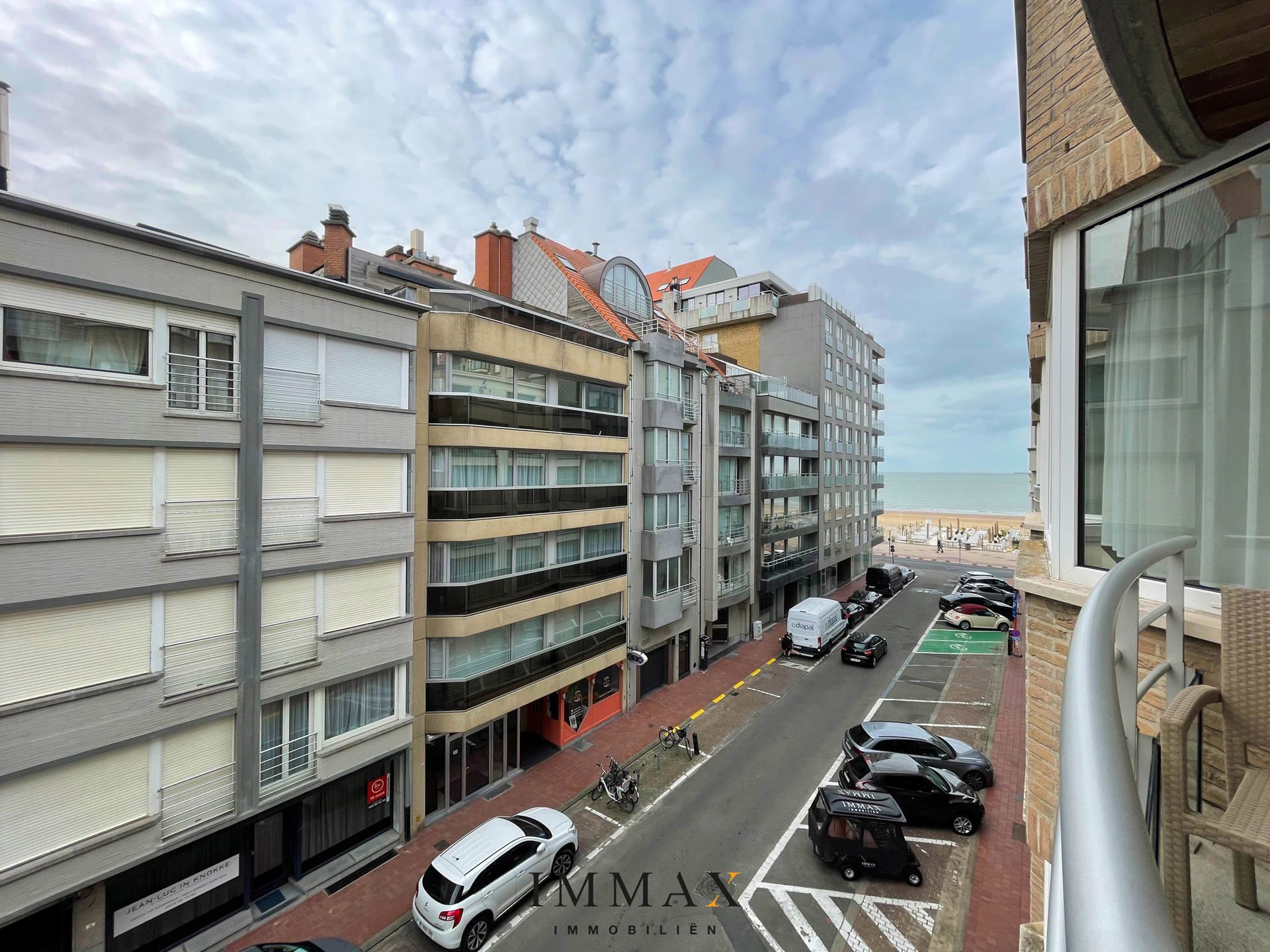 Luxueus gerenoveerd, zijdelings zeezicht appartement | Knokke foto 11