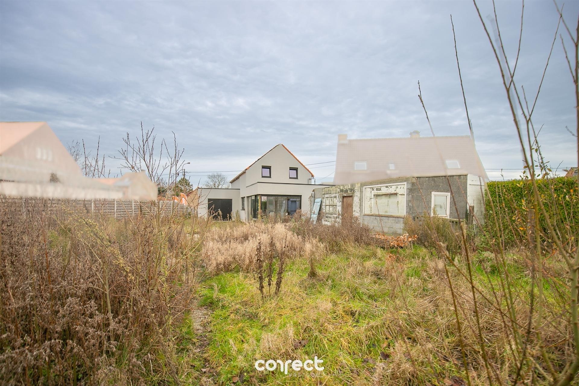 Casco woning met oprit, dubbele garage, op een groot perceel met nog zelf te bepalen afwerking. foto 8