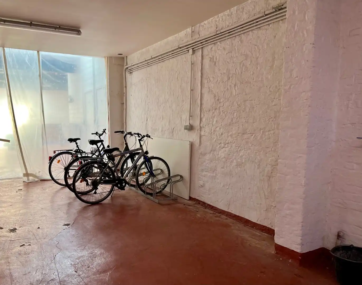  Kamerwoning met 4 kamers (conformiteitstattesten) en een opslagplaats. foto 16