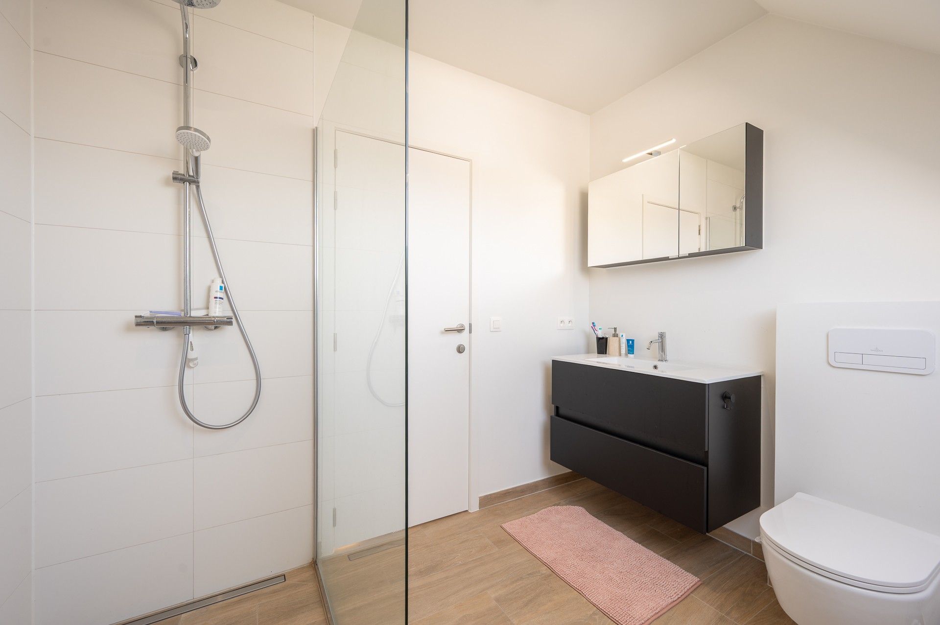 Ongemeubeld: nieuw duplexappartement in het centrum! foto 16
