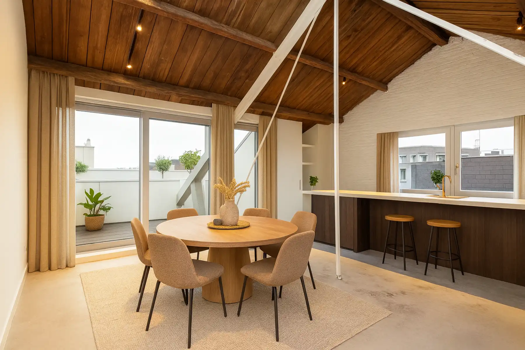 Uniek, gerenoveerd appartement foto {{pictureIndex}}