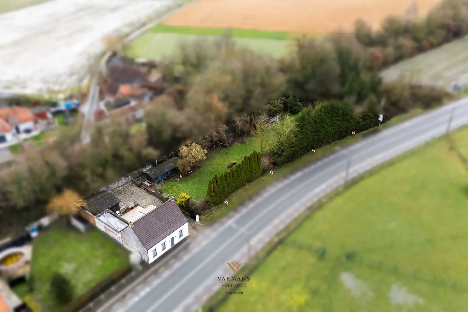 Fermette woning met oprit, dubbele garage en prachtige tuin foto 36