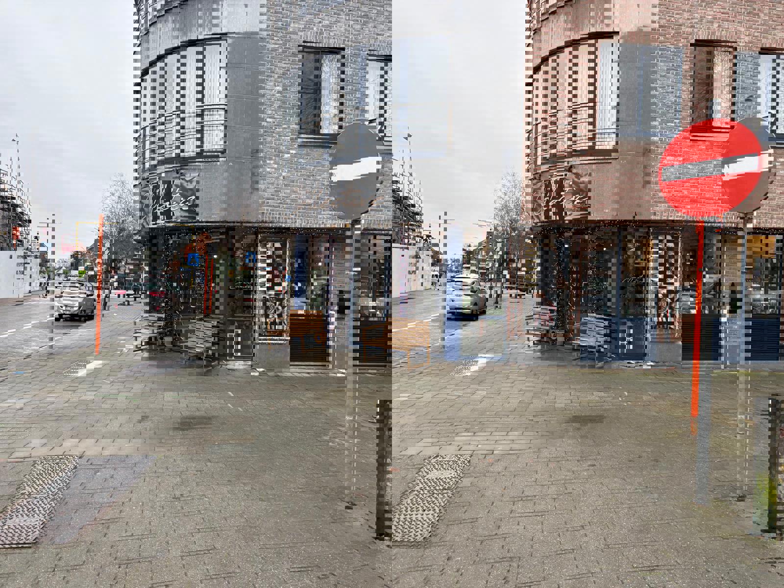 Ruim handelspand op de markt van Berlaar foto {{pictureIndex}}