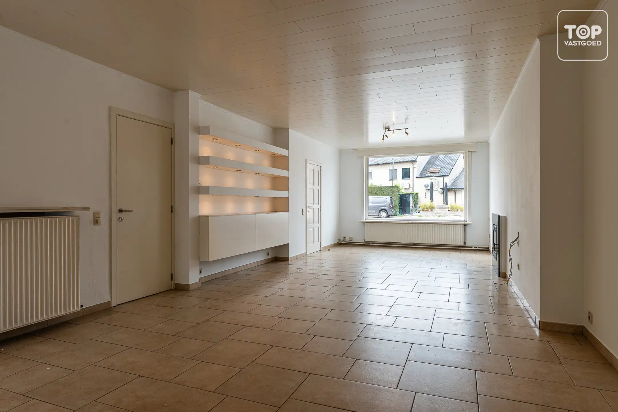 Instapklare gezinswoning met tuin en open zicht foto 4