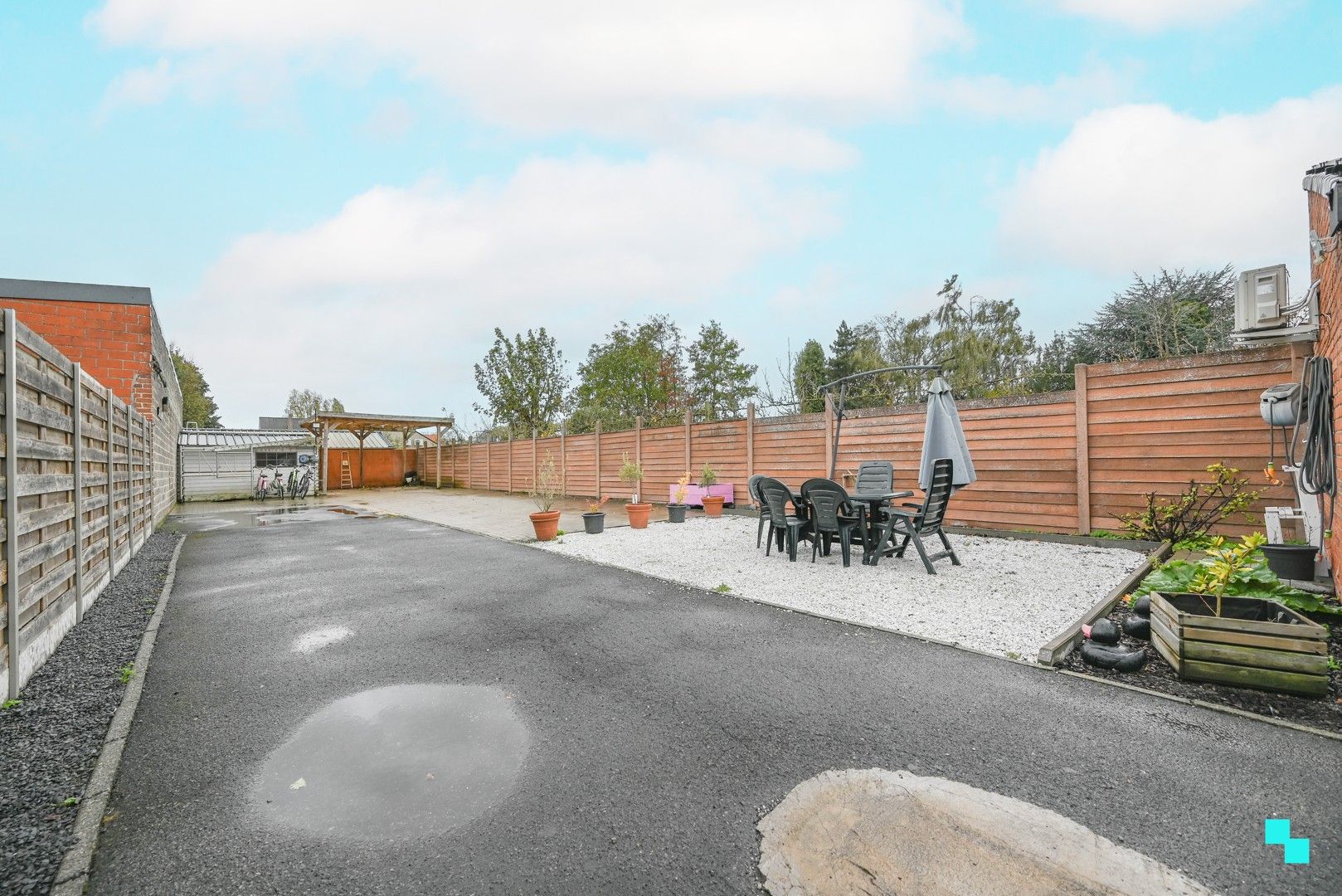 Ruime, gerenoveerde woning nabij centrum Oostrozebeke foto 15