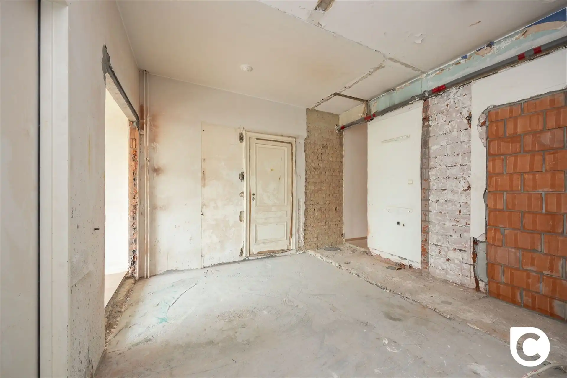 Te renoveren appartement met terras  foto 6