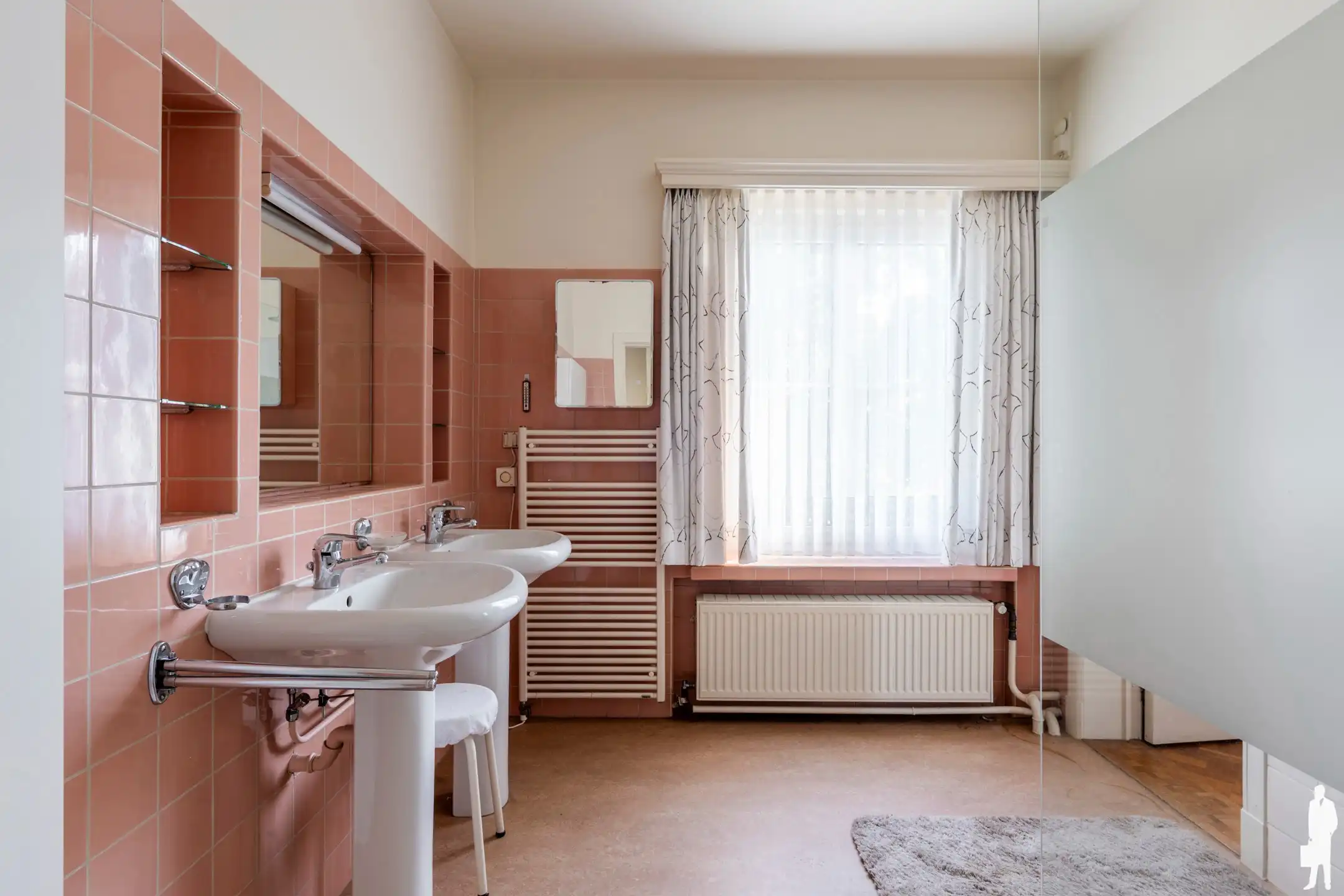 Unieke, statige villa met mooie parktuin nabij het centrum van Hoogstraten gelegen foto 24