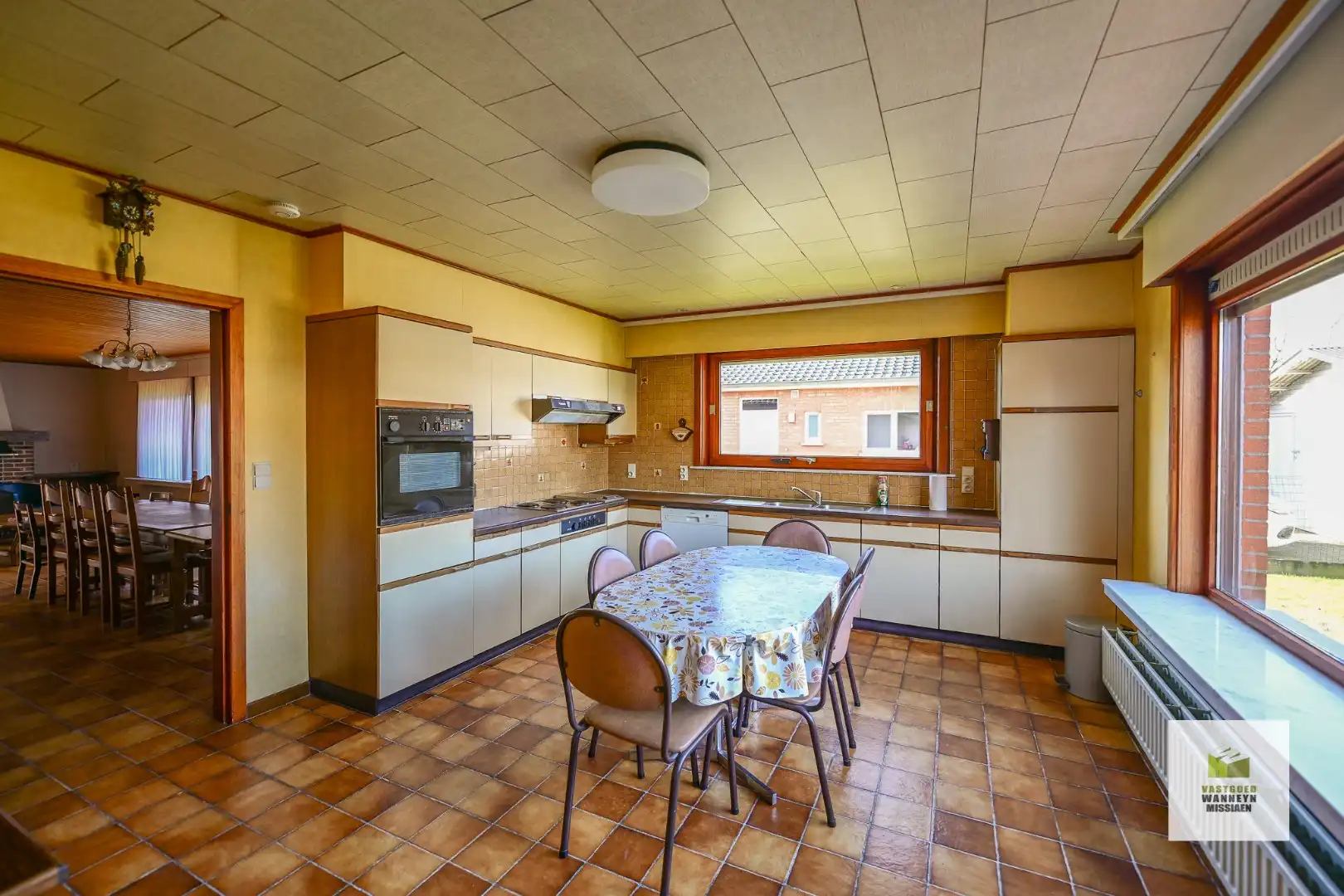 Ruime onderkelderde woning met 4 slpk en garage op rustige ligging in het centrum  foto 8