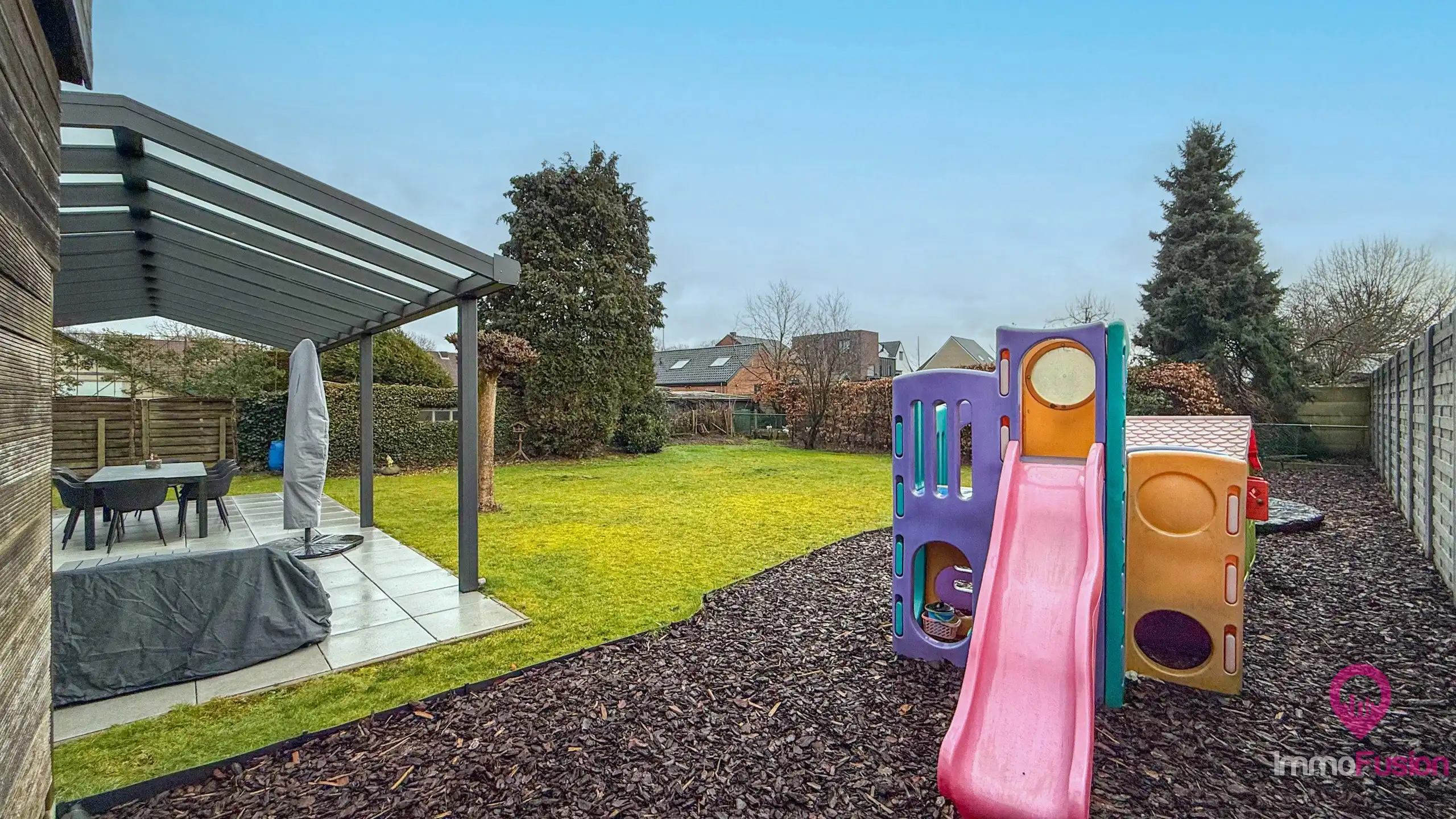 Ruime instapklare open bebouwing met 2 badkamers op 9a grond foto 40