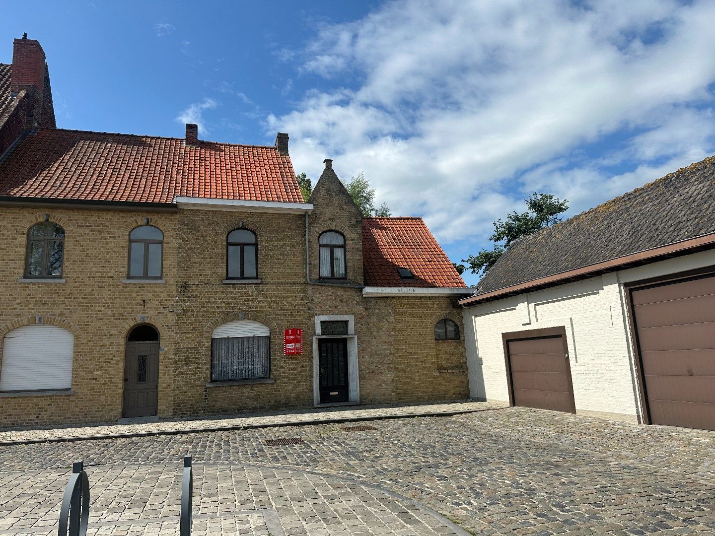 Charmante woning pal in het centrum van Merkem foto 2