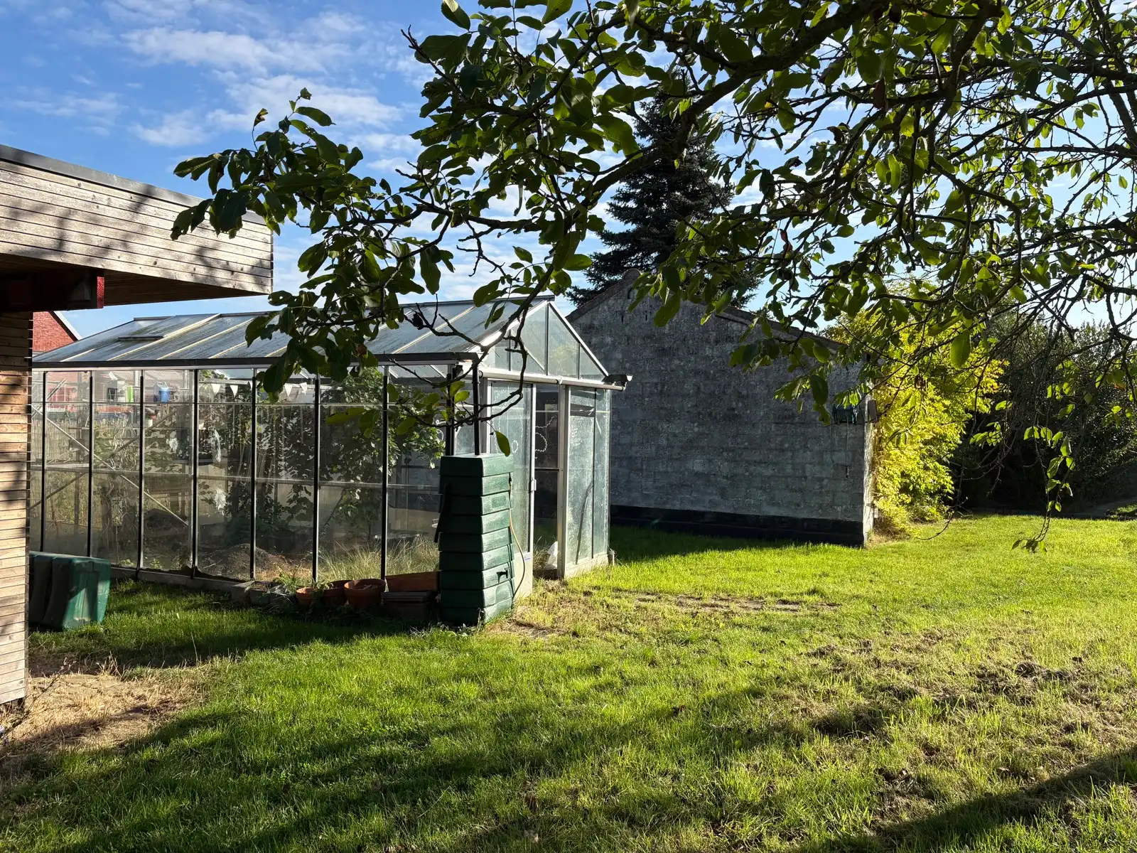Te renoveren woning met groot bijgebouw foto 24