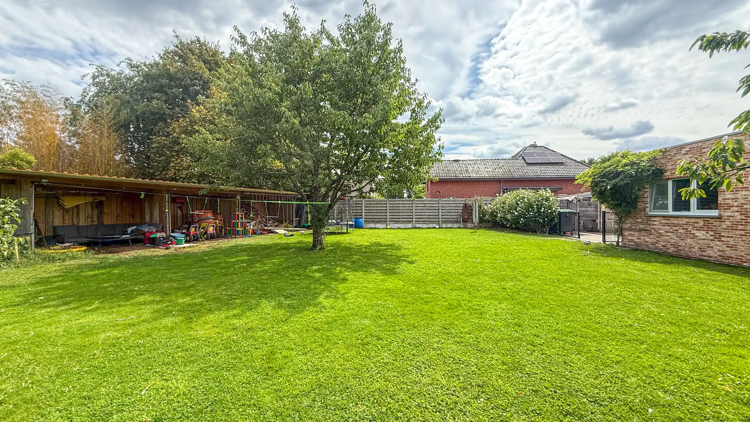 Instapklare woning op 9,8 are met prachtige tuin! foto 45