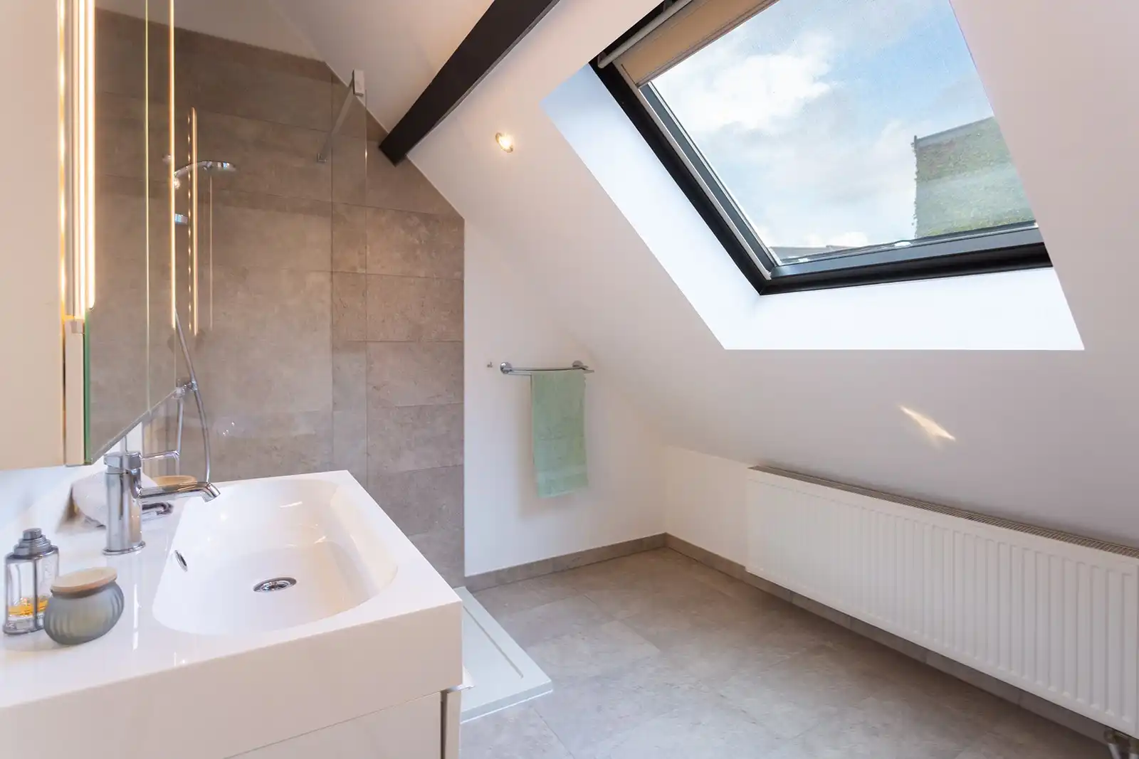 Duplex met terras in bruisende buurt foto 20