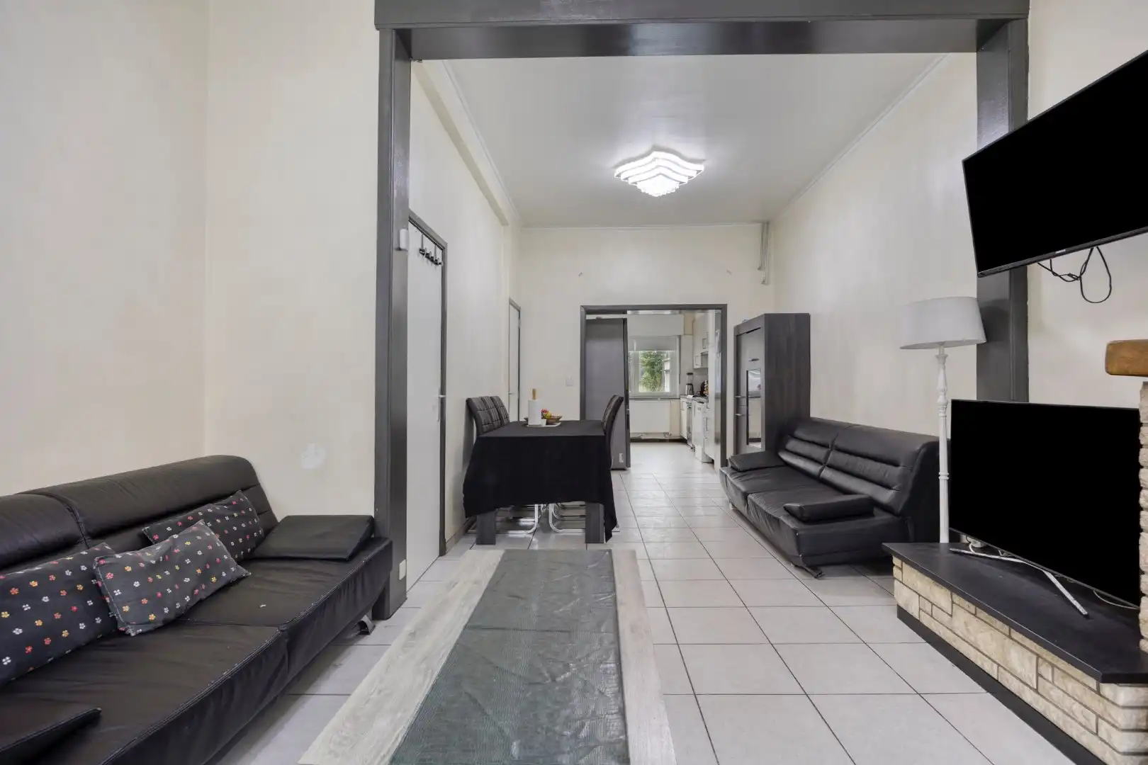 Instapklare woning met 4 slpk en ruime tuin foto 5