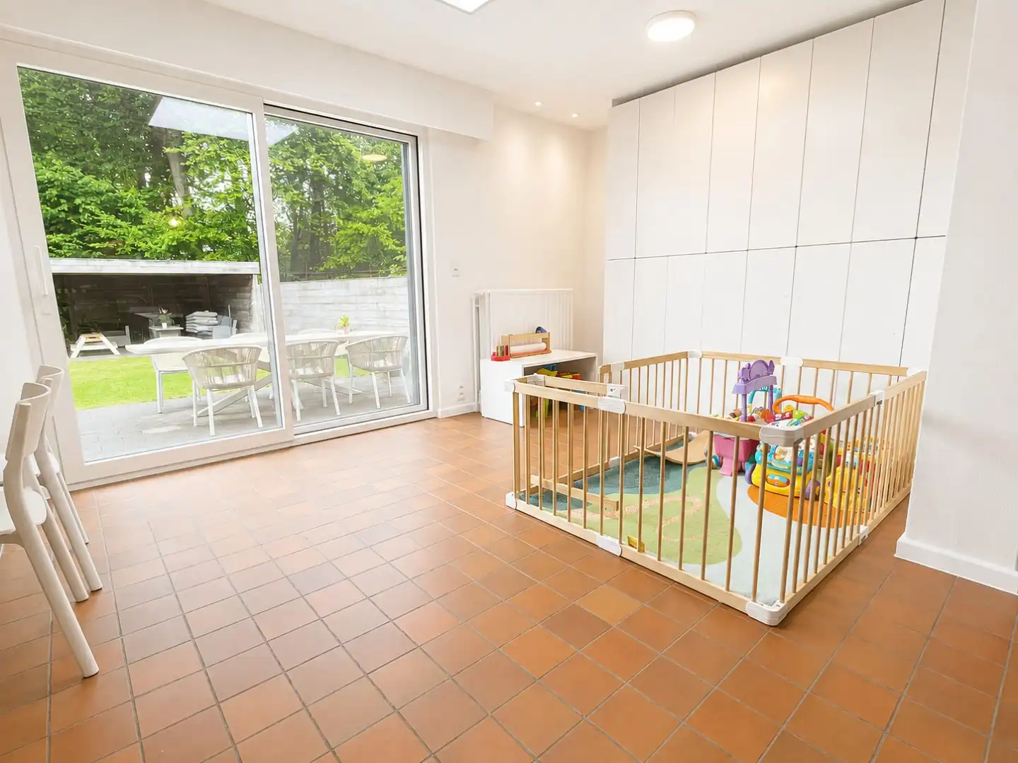 Gerenoveerde halfopen bebouwing met 4 slaapkamers, bureau, tuin en garage in Brasschaat foto 11