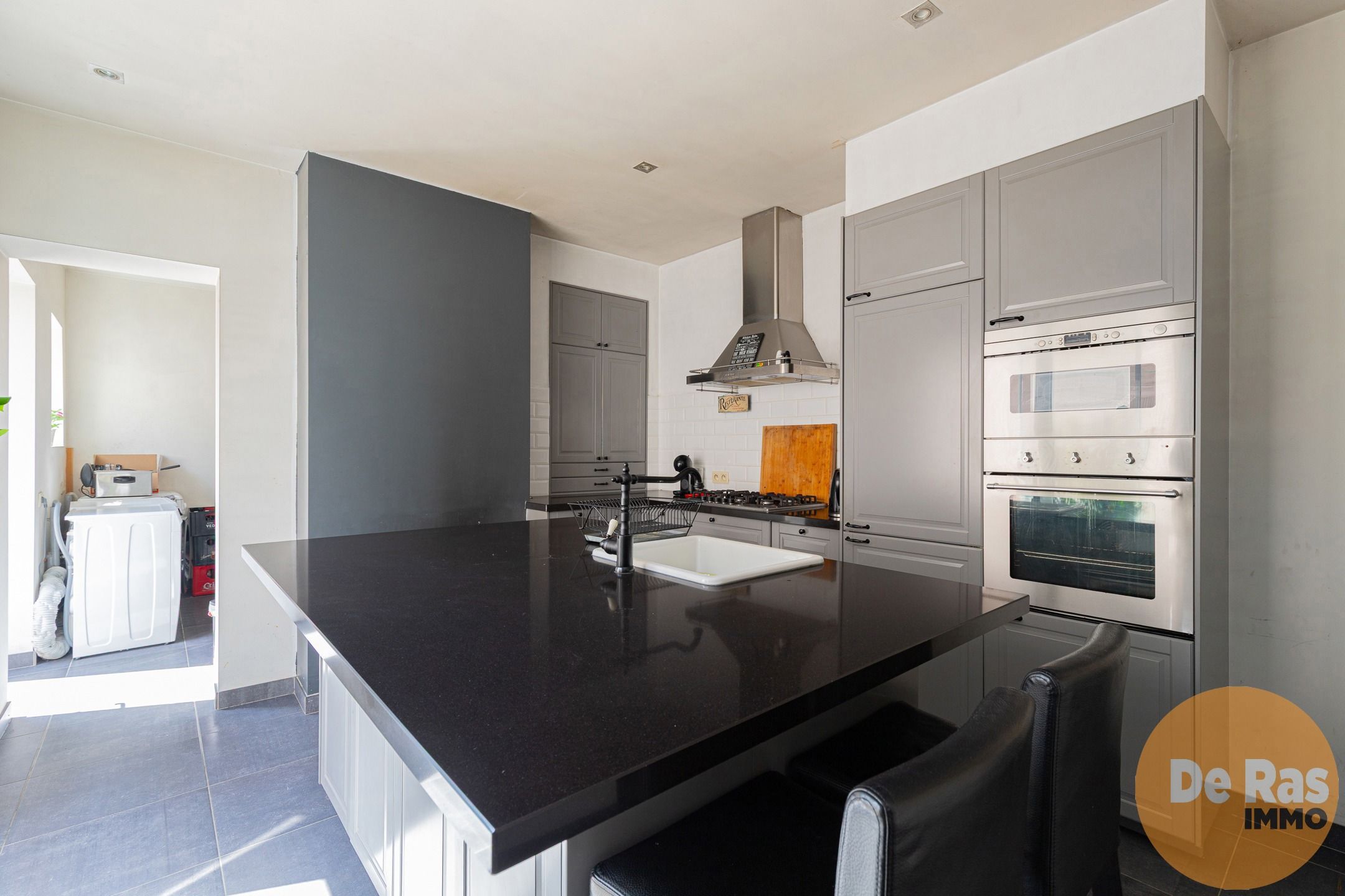 LEDE - Te renoveren woning met 5 kamers en tuin in centrum foto 10