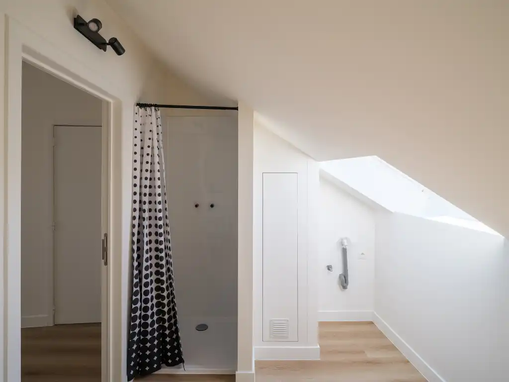 Instapklare en karaktervolle herenwoning (= kantoor) met buitenruimte aan de gegeerde Coupure foto 22