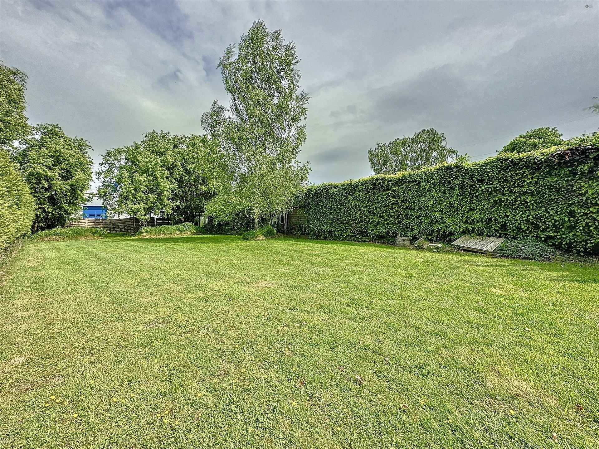 Prachtige gezinswoning met 4 slaapkamers, 2 badkamers op een perceel van 760m²! foto 6
