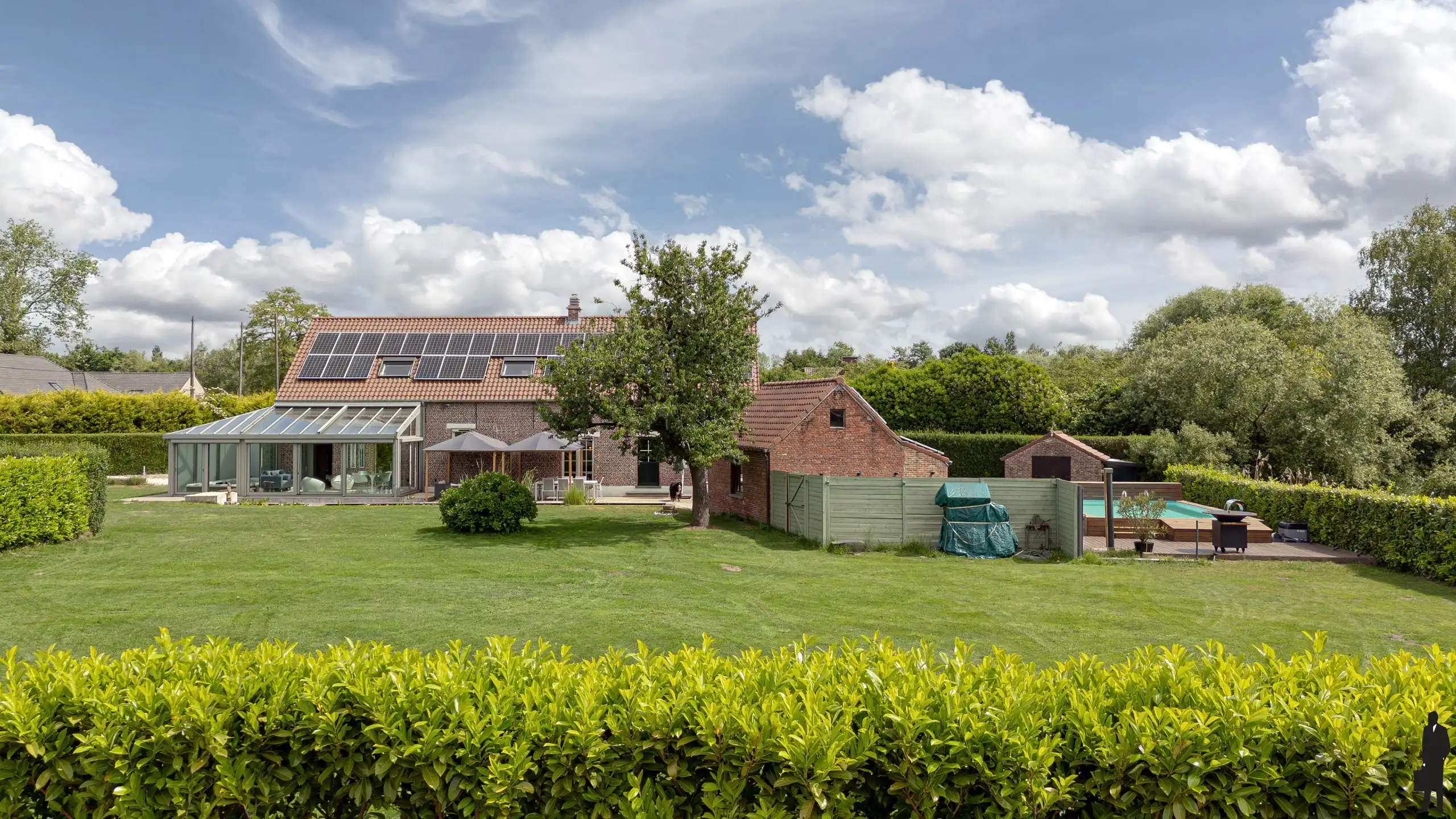 Authentieke en luxueus gerenoveerde langgevelhoeve op een domein van 6.920 m². foto 24