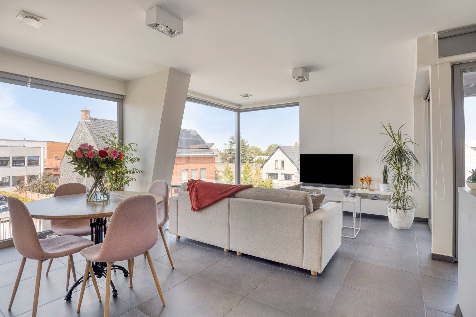 Mooi appartement met 2 slaapkamers in centrum Wevelgem! foto 3