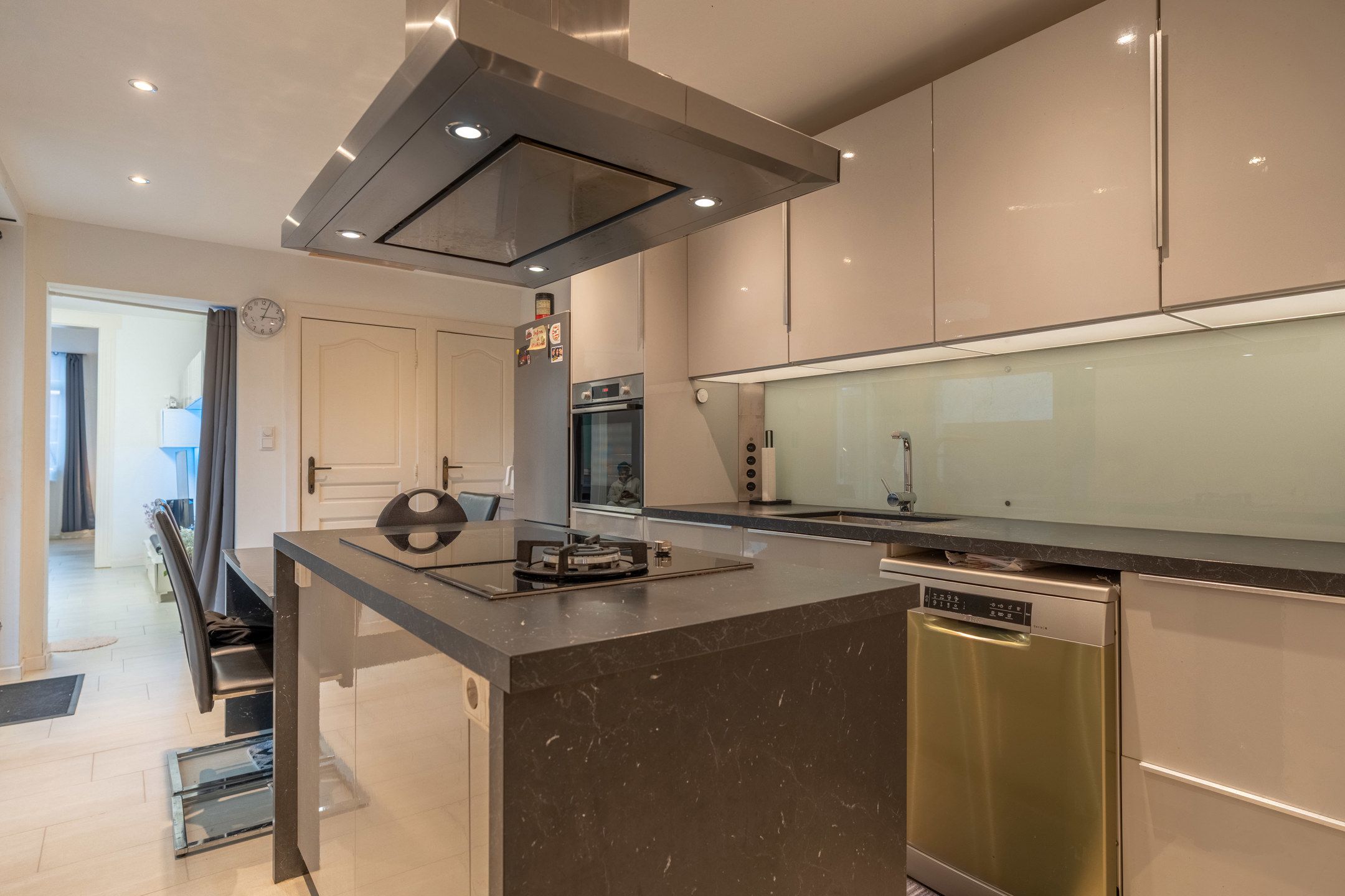 Gunstig gelegen woning met 4 slpk op perceel van 525 m² foto 15