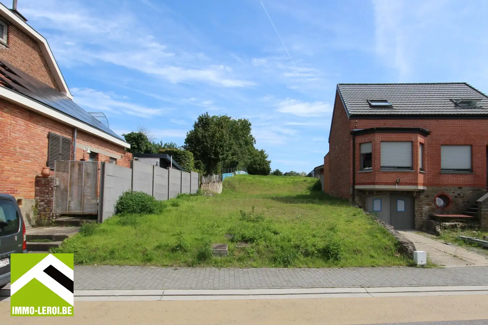 Landelijk gelegen bouwgrond met diepe tuin te Tongeren-Mal foto {{pictureIndex}}