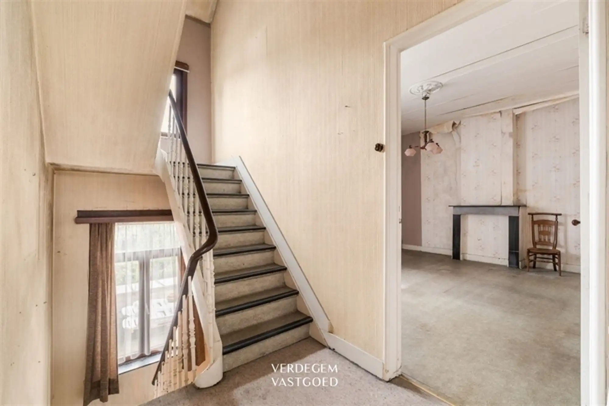 Te renoveren woning met uitzonderlijk potentieel in het centrum van Zelzate foto 11