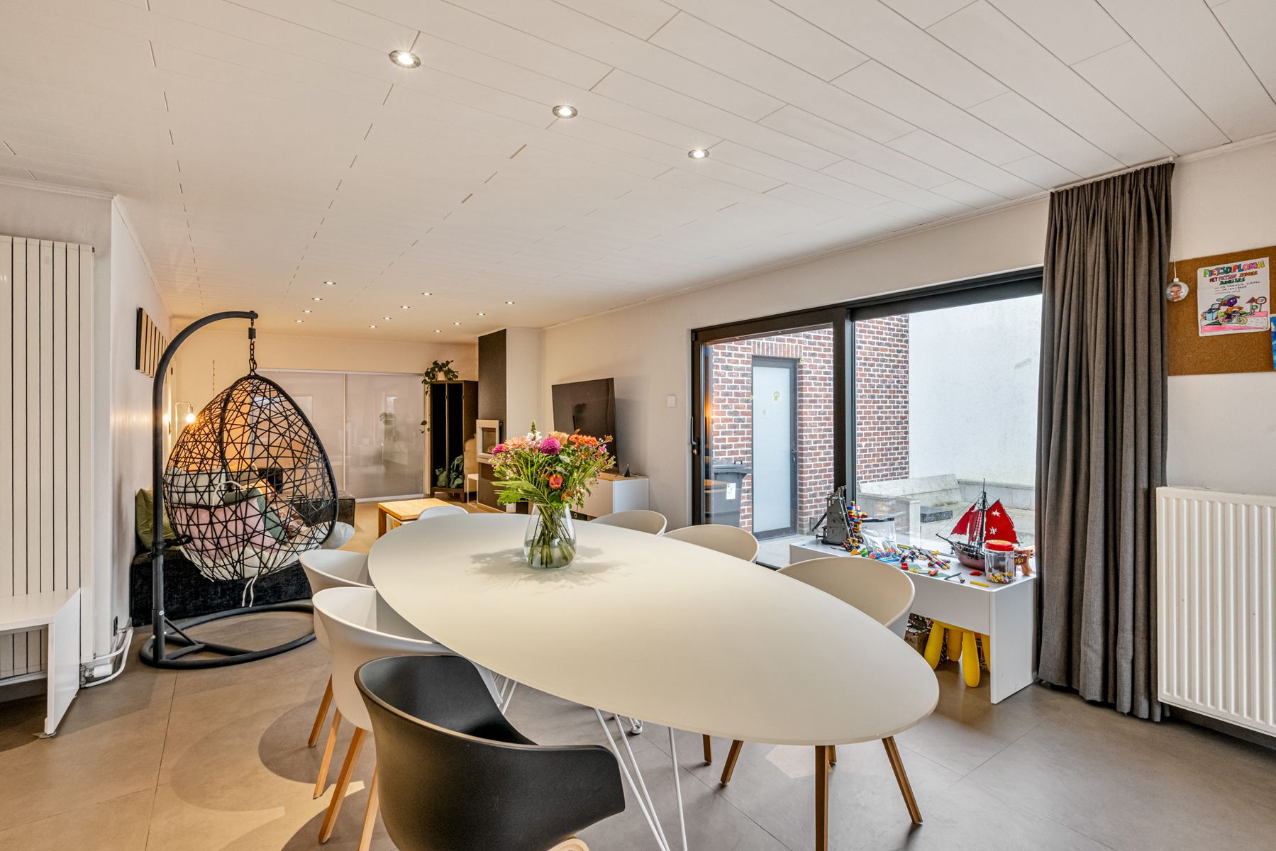 TE KOOP: energiezuinige hedendaagse woning + prak.ruimte ! foto 4