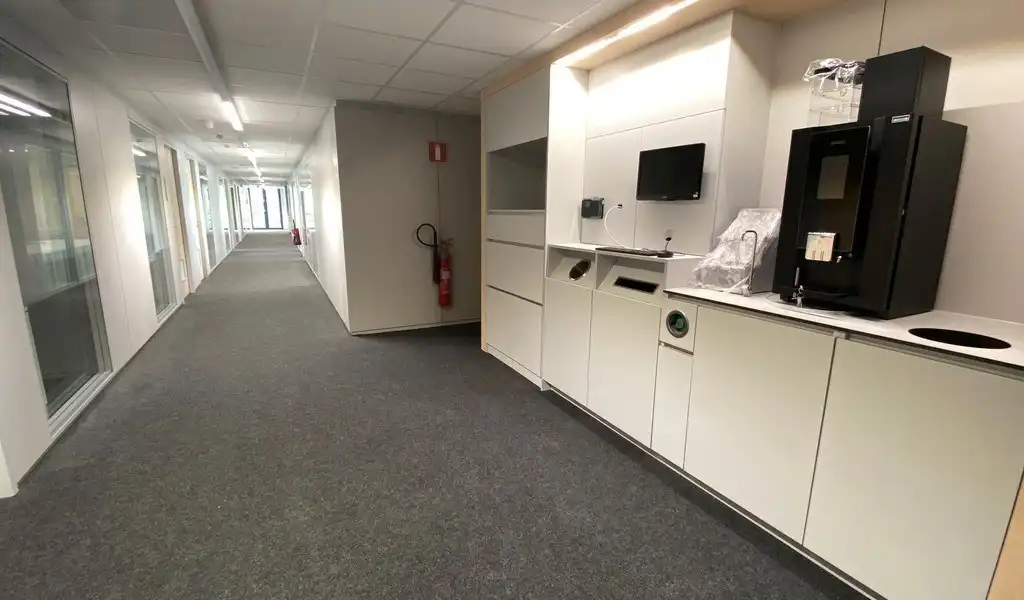 Volledig vernieuwde kantoren op toplocatie in Zwijnaarde foto 11