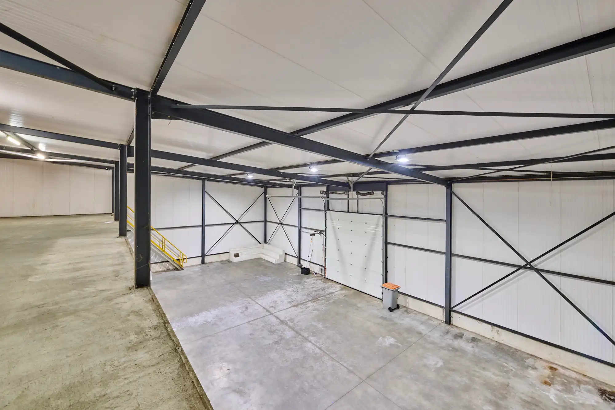 TE KOOP Dilsen-Stokkem: bedrijfsgebouw met appartementen foto 14