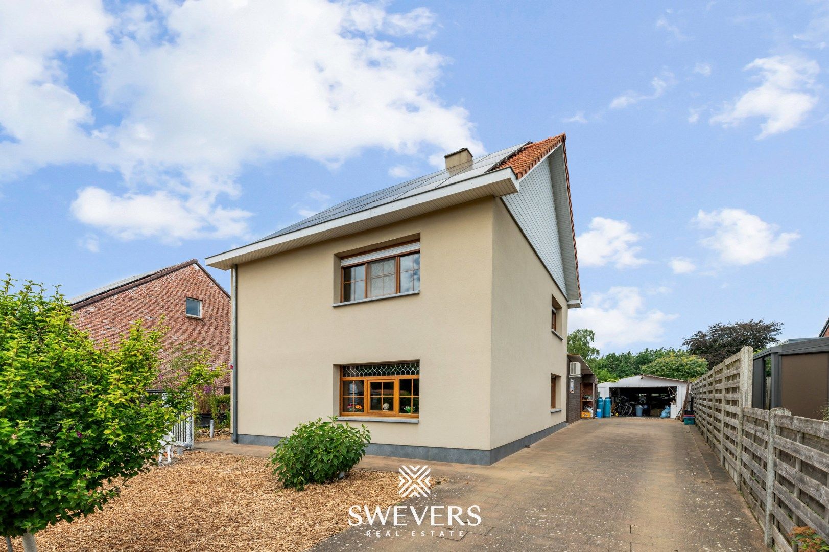 Gezellige en instapklare woning op 17a met uitzicht op groen in Lummen foto {{pictureIndex}}