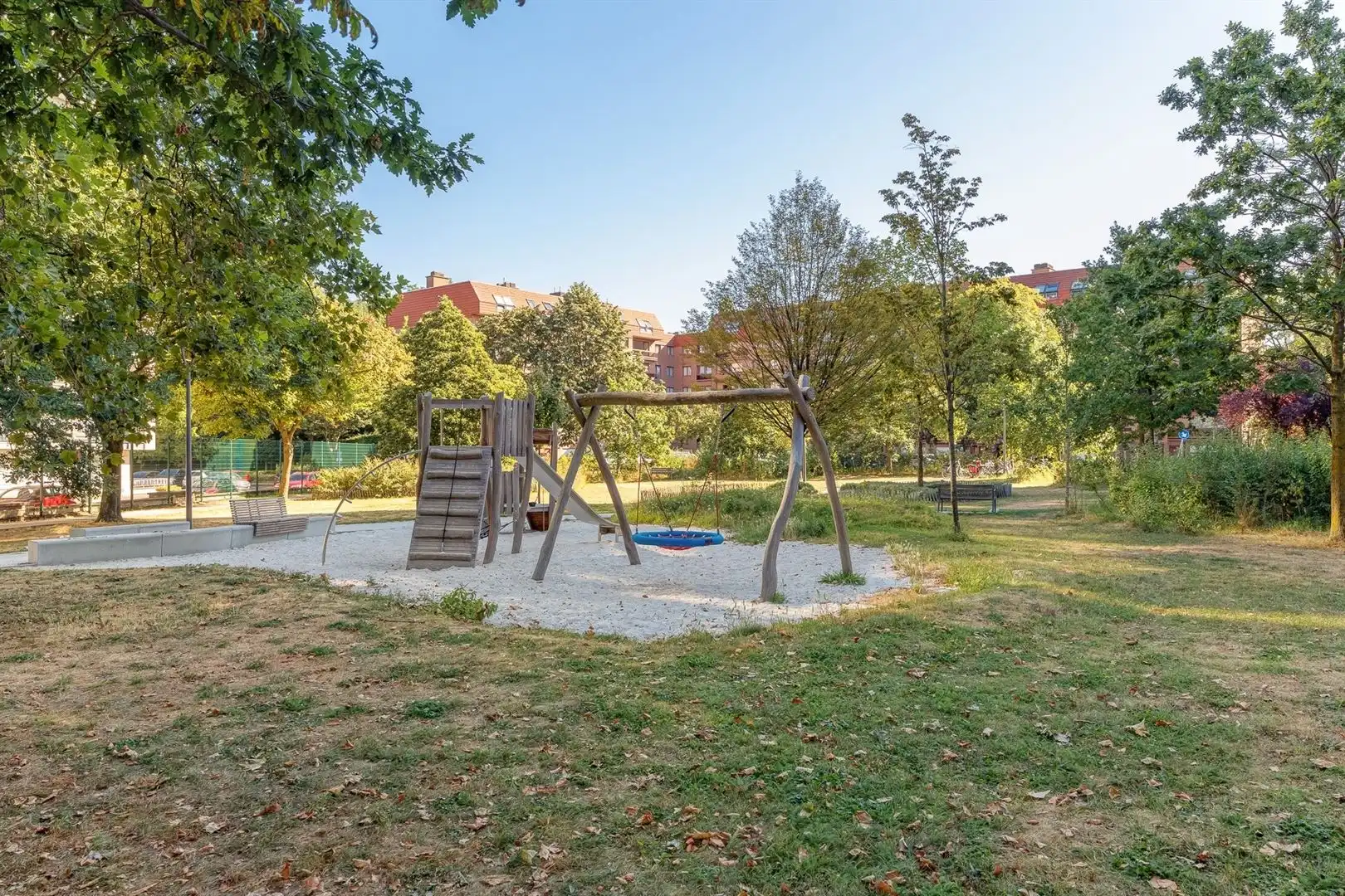 Lichtrijk appartement met panoramisch uitzicht, groot terras en parking foto 4