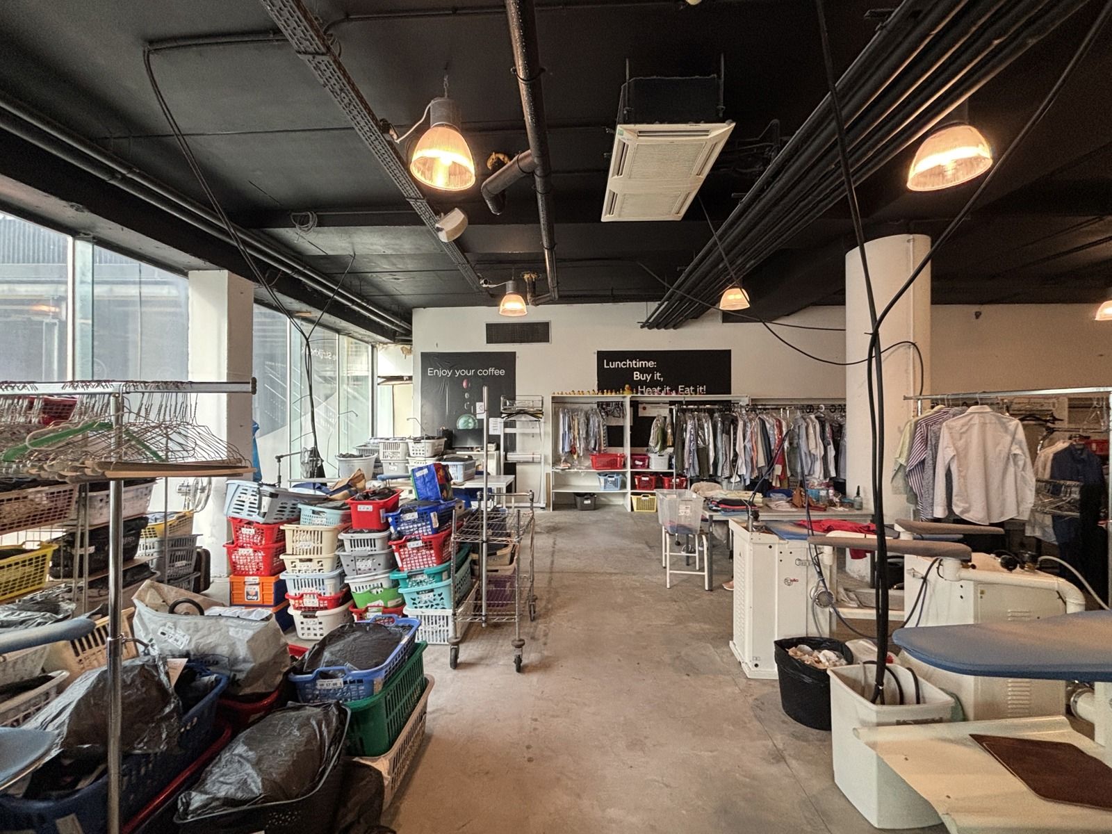 Handelspand 760 m² te huur in SeaRena Oostende foto 3