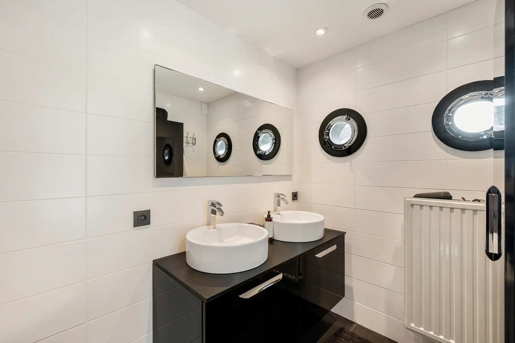 Ruime instapklare woning met zwembad te Brasschaat! foto 15